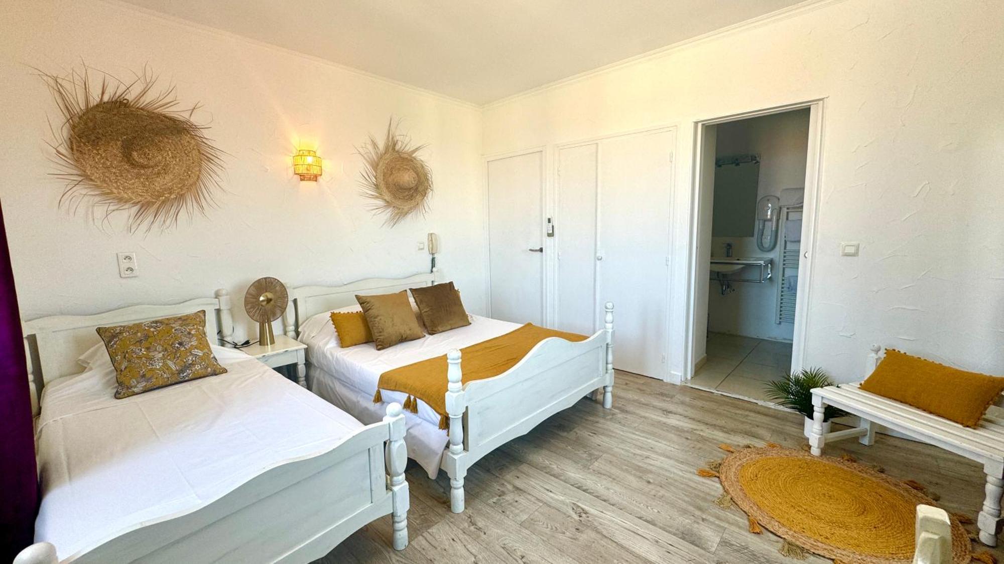סארי סולנזארה Hotel Les 3 Terrasses מראה חיצוני תמונה